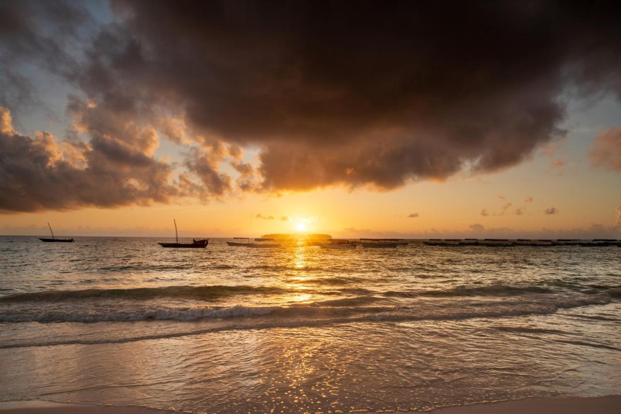 מלון מאטמווה The Mora Zanzibar מראה חיצוני תמונה Sunset at San Juan del Sur