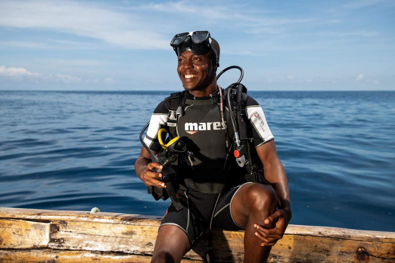 מלון מאטמווה The Mora Zanzibar מראה חיצוני תמונה A scuba diver