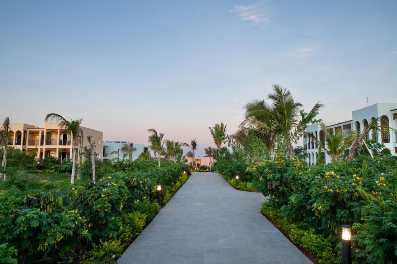 מלון מאטמווה The Mora Zanzibar מראה חיצוני תמונה The resort at Atlantis Paradise Island